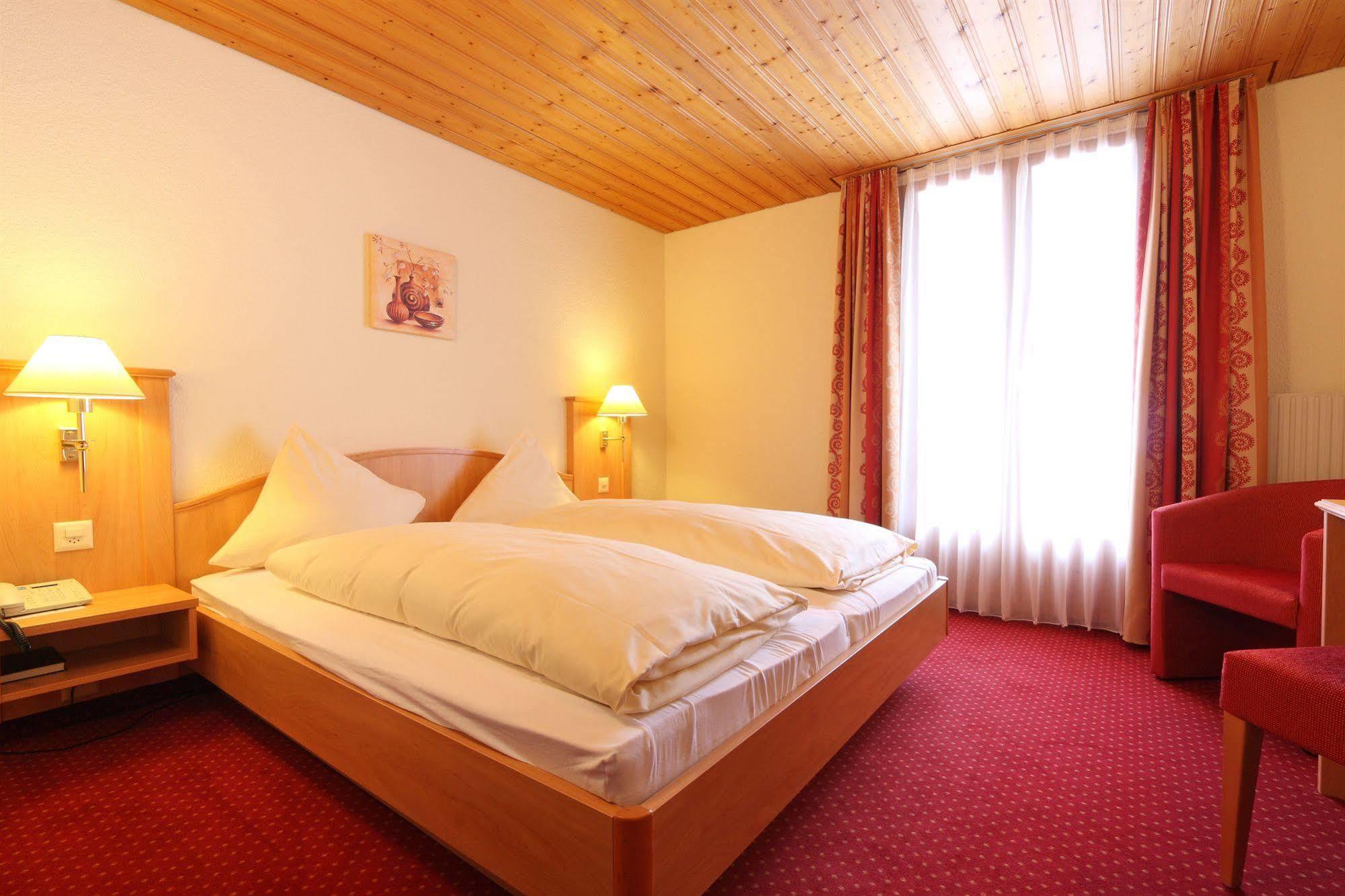 Bernerhof Swiss Quality Hotel Кандерштег Номер фото